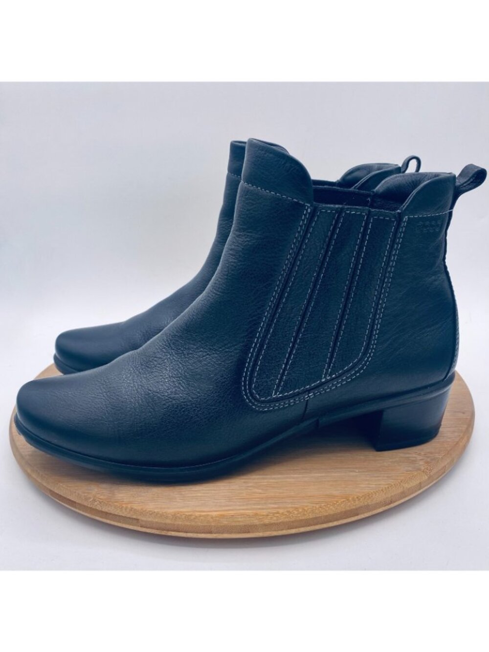 Ecco Womens Shoes 9 Black Leather Pull On Chelsea Boots Ankle Minimalist - Picture 5 of 11